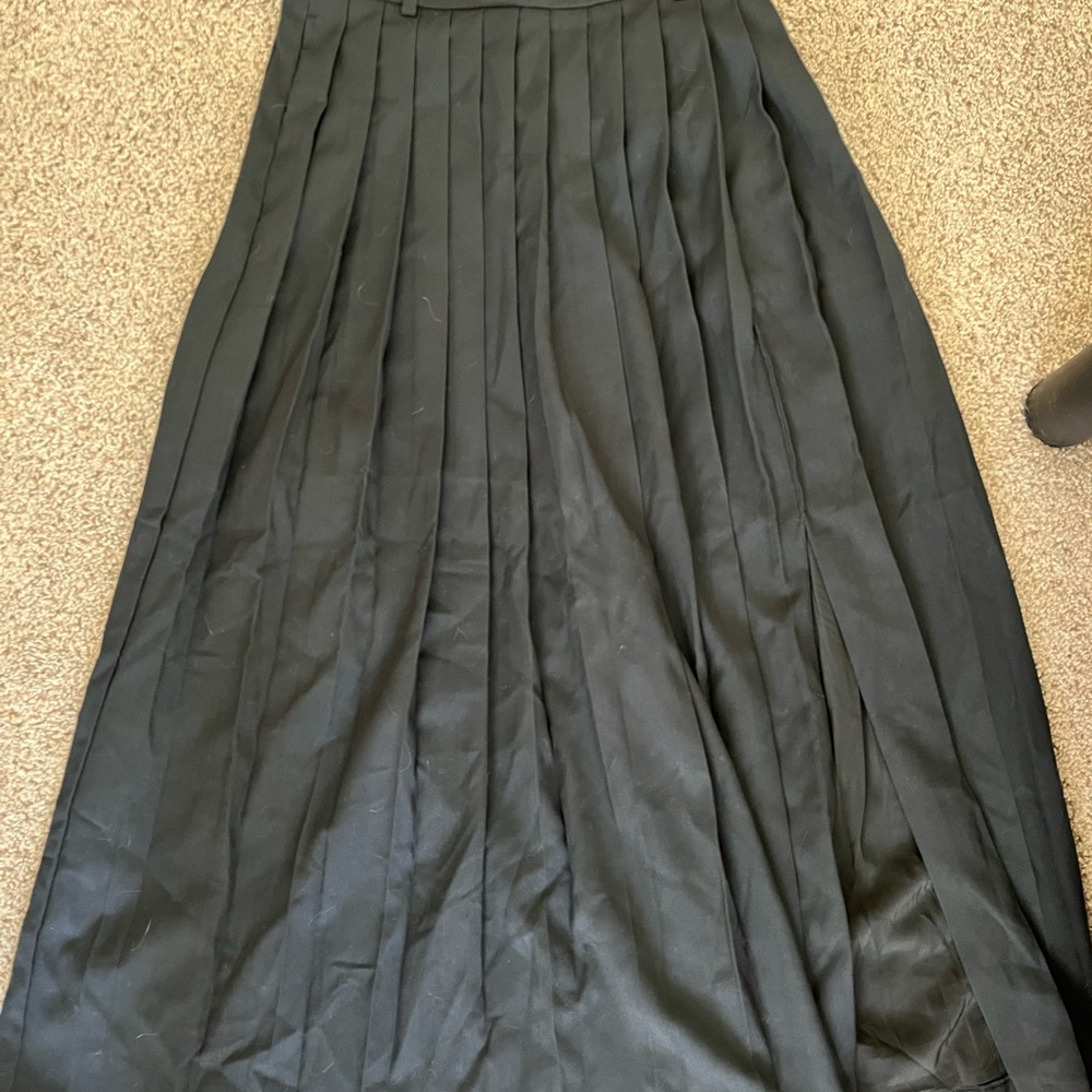A&F Elegant Black Pleated Skirt